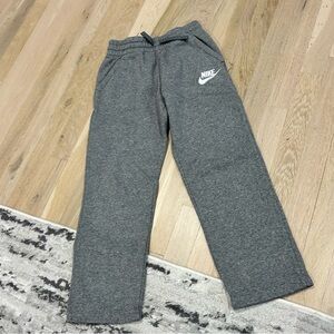 Boys Nike sweatpants YM